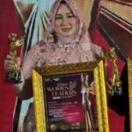Dr. Hj. Eka Puspita Notonogoro Raih Iconic Women Leaders Awards 2026 di Ajang Star Iconic Award Asia IMG-20260308-WA0008
